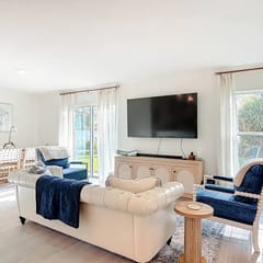 New Home | Central location | Small Dogs OK