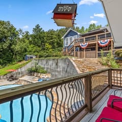 Serene River view Retreat w/Hot Tub+Pool+Boat Dock