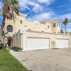Ocean Views | Sleeps 8 | 4 beds | family-friendly