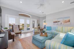 Walk to beach/2 king beds-sleeps 8/Community pools