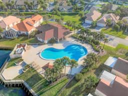 Walk to beach/2 king beds-sleeps 8/Community pools
