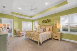 Walk to beach/2 king beds-sleeps 8/Community pools
