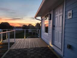 Walk to Beach - Perfect for 2 - Upstairs Suite