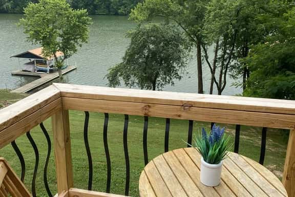 Luxury Tiny Home | Riverfront | Lolo’s house - Image 1