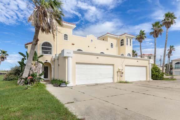 Ocean Views | Sleeps 8 | 4 beds | family-friendly - Image 1
