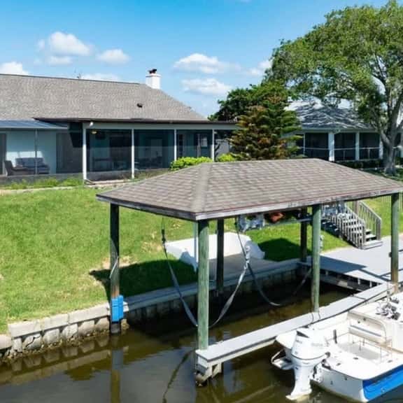 Waterfront Executive Retreat - Image 1