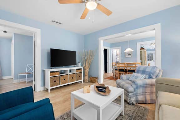 Quiet & Safe - 5 min to downtown - 3 bed/2 bath