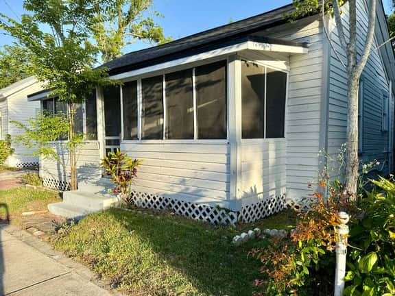 History Vibes | Walk Downtown | 3 bed/1 bath
