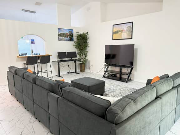 *Newly updated! 2 king beds | 4 bedroom/2 bathroom