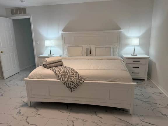 *Newly updated! 2 king beds | 4 bedroom/2 bathroom
