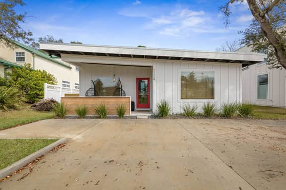 3 bedroom/2 bath | 5 mins to downtown