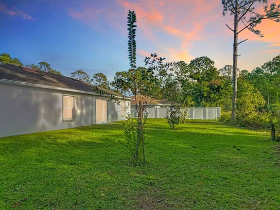 New Home | Central location | Small Dogs OK