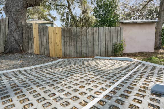 *Luxury downtown | 3 bed, 3.5 bath | park onsite