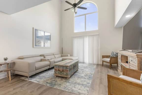Ocean views | A1A | 4 beds | sleeps 8 - Image 3