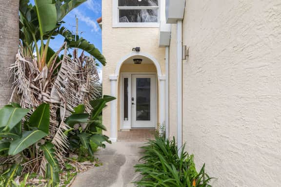 Ocean Views | Sleeps 8 | 4 beds | family-friendly - Image 5
