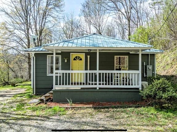 Book a mountain cottage stay | Mini farm vibe