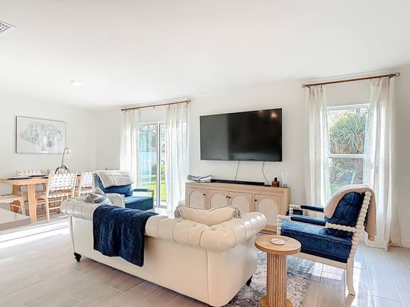 New Home | Central location | Small Dogs OK