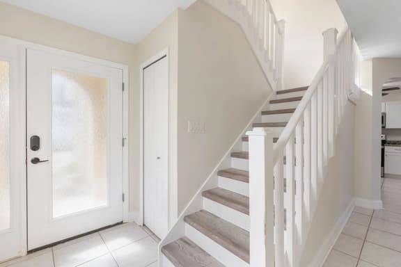 Ocean views | A1A | 4 beds | sleeps 8 - Image 1